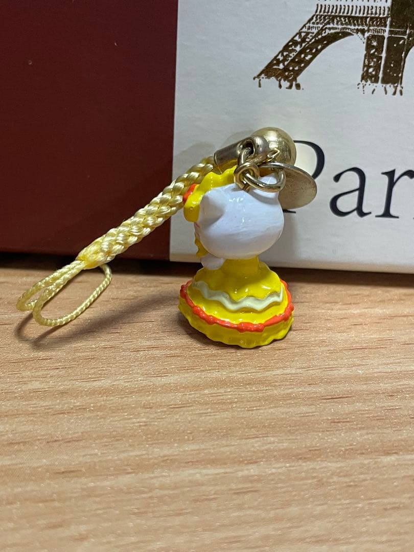 ハローキティ ユニバーサル 限定 値付けストラップ 黄色