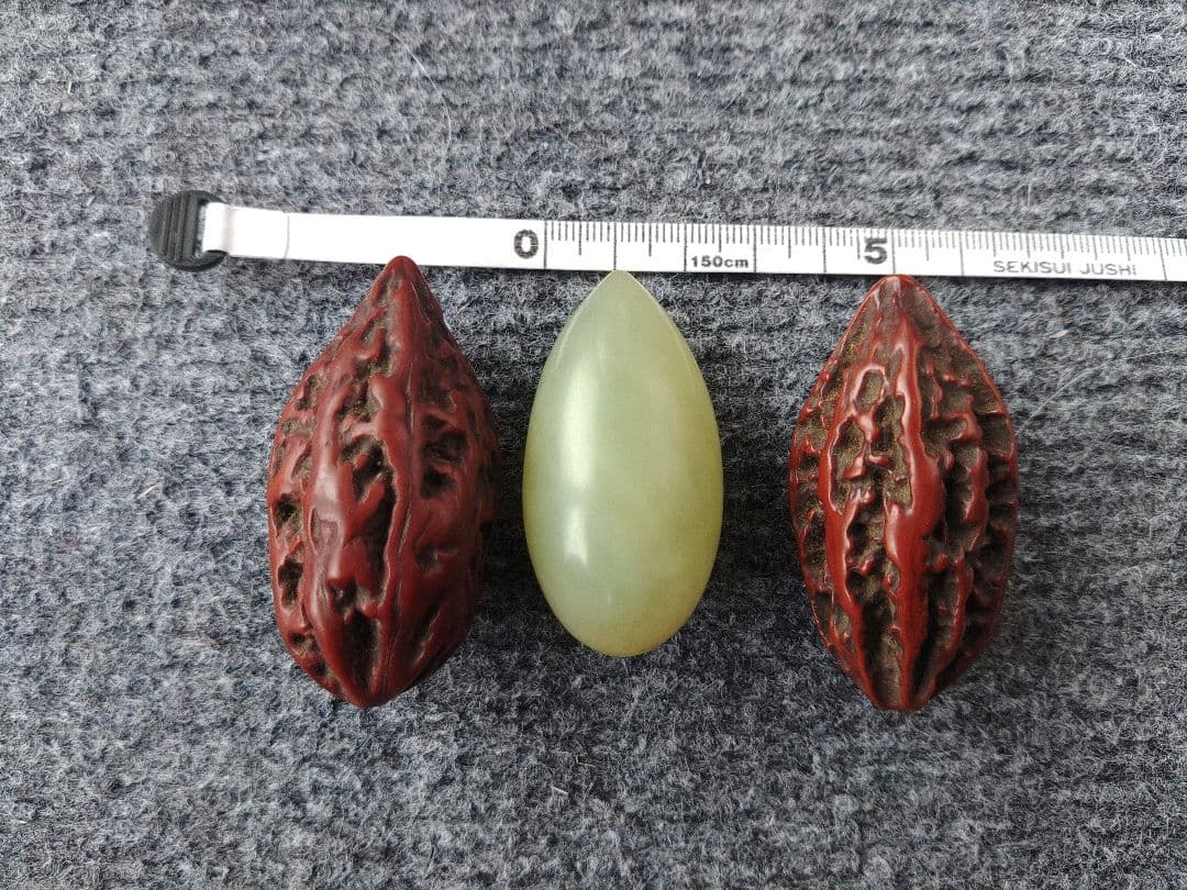 中国骨董　翡翠?　玉石と胡桃蔵出し