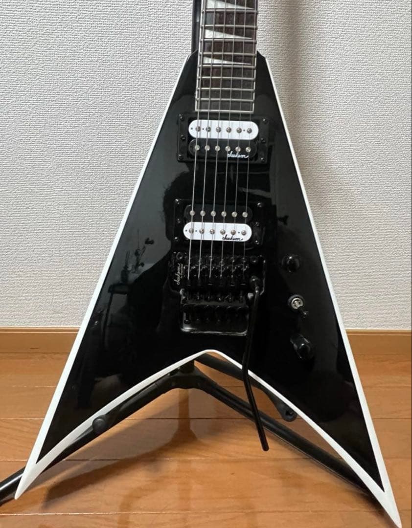 Jackson King V JS32 エレキギター