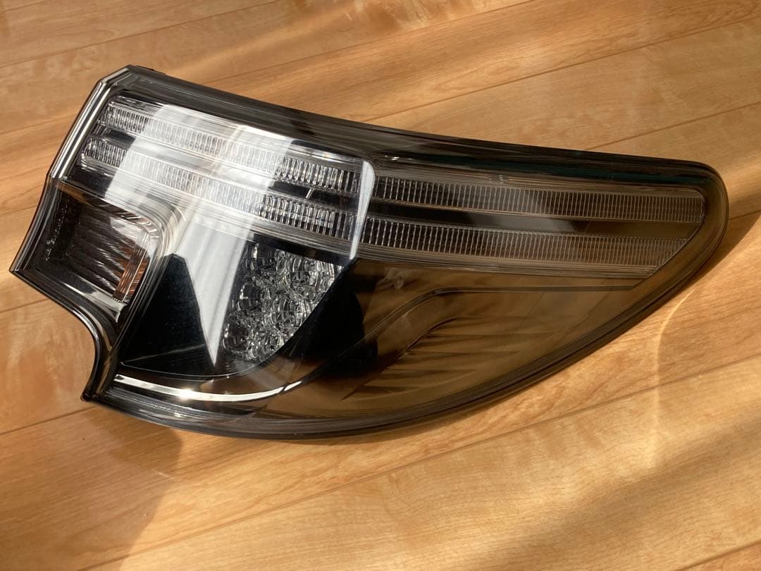 マークX 130系　G's 純正テールランプ　希少