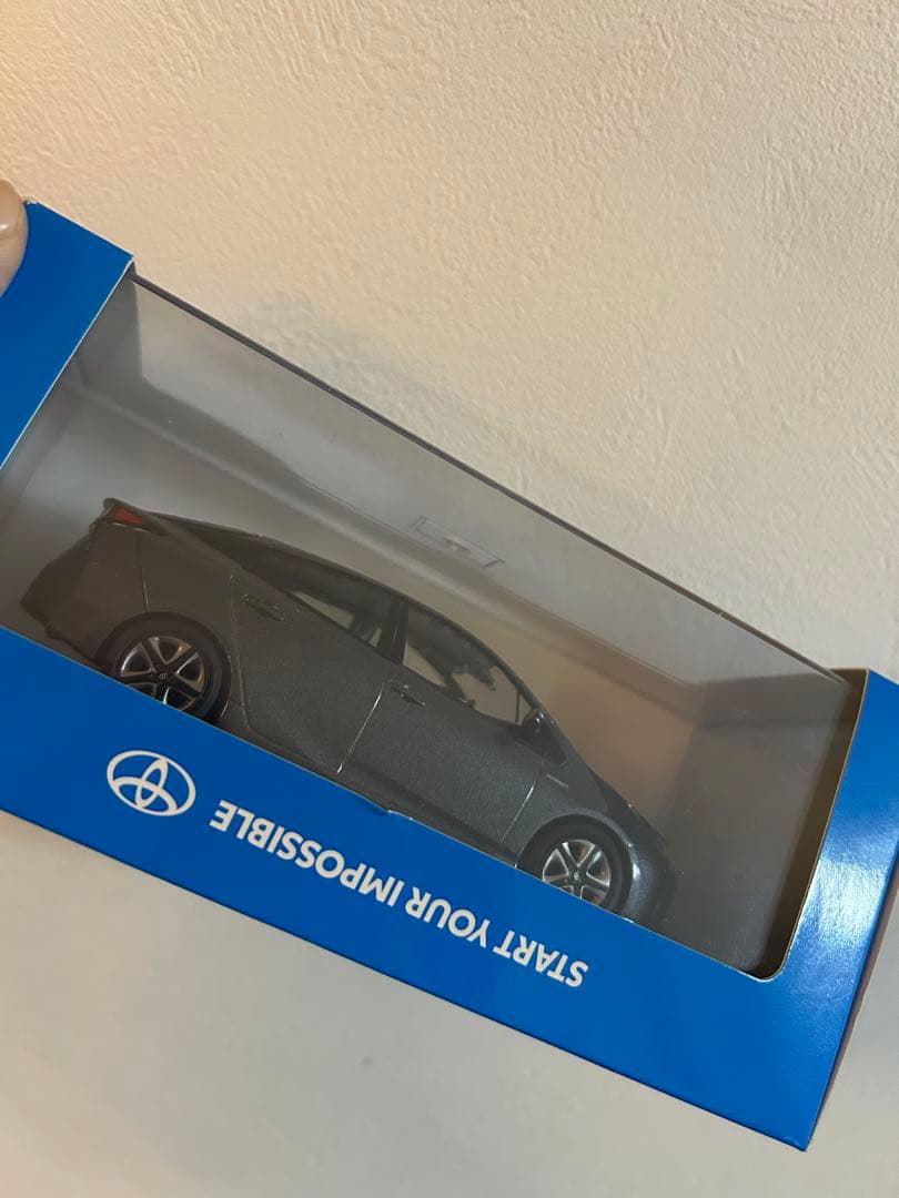 トヨタ プリウス ミニカー　カラーサンプル　アッシュ