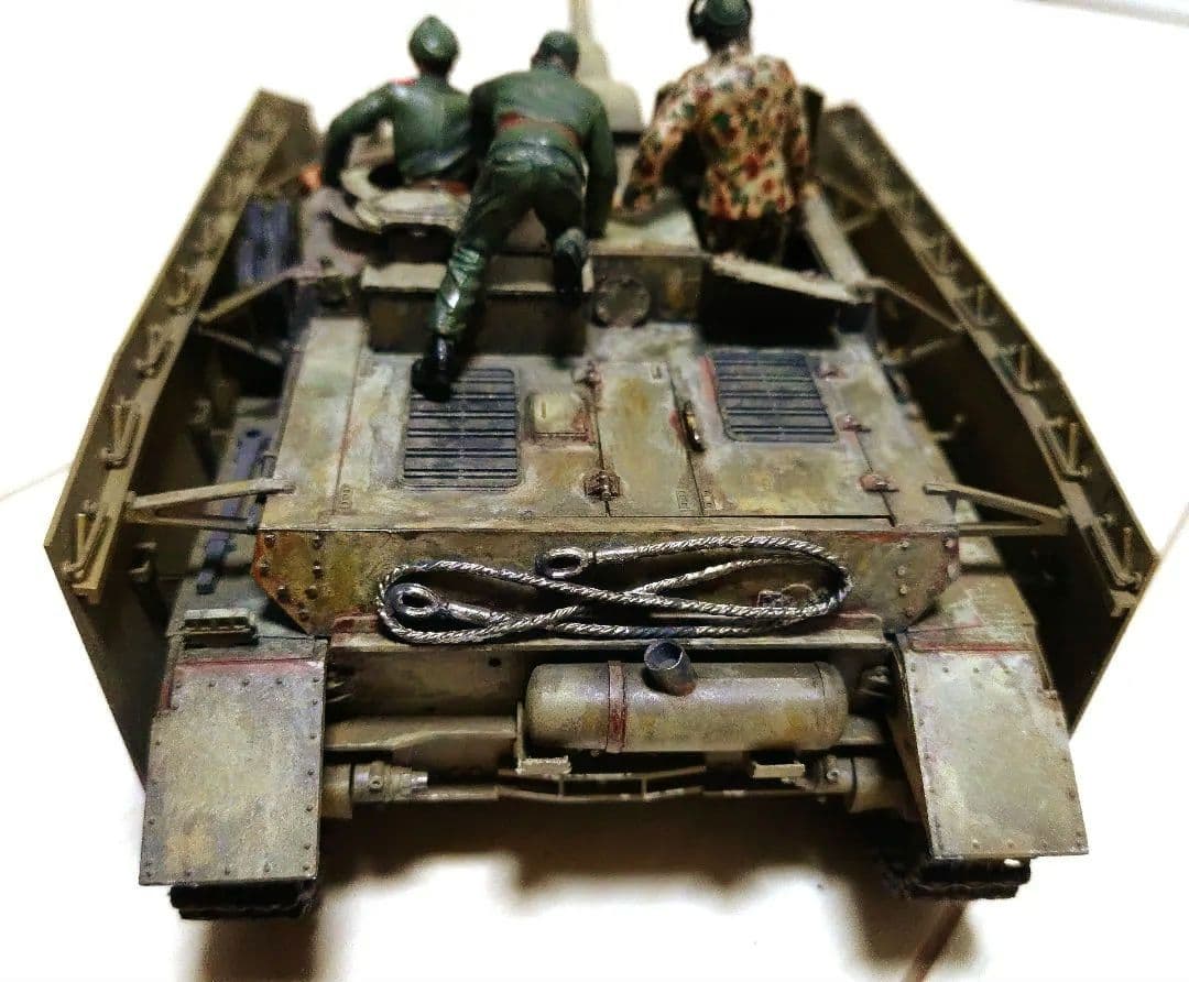 【塗装完成品】TAMIYA　1/34 ドイツ四号突撃砲　戦車兵3名付き