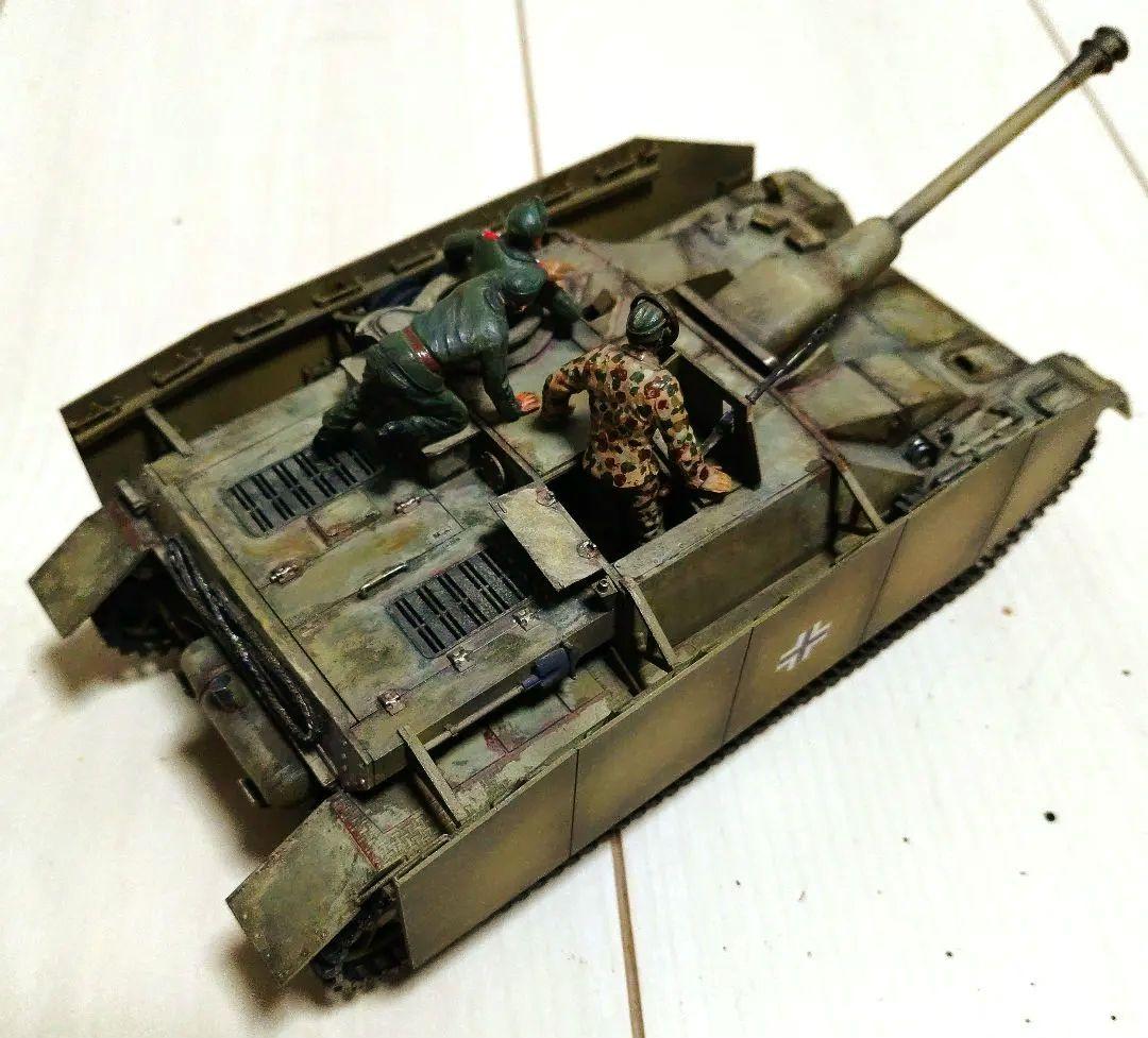 【塗装完成品】TAMIYA　1/34 ドイツ四号突撃砲　戦車兵3名付き