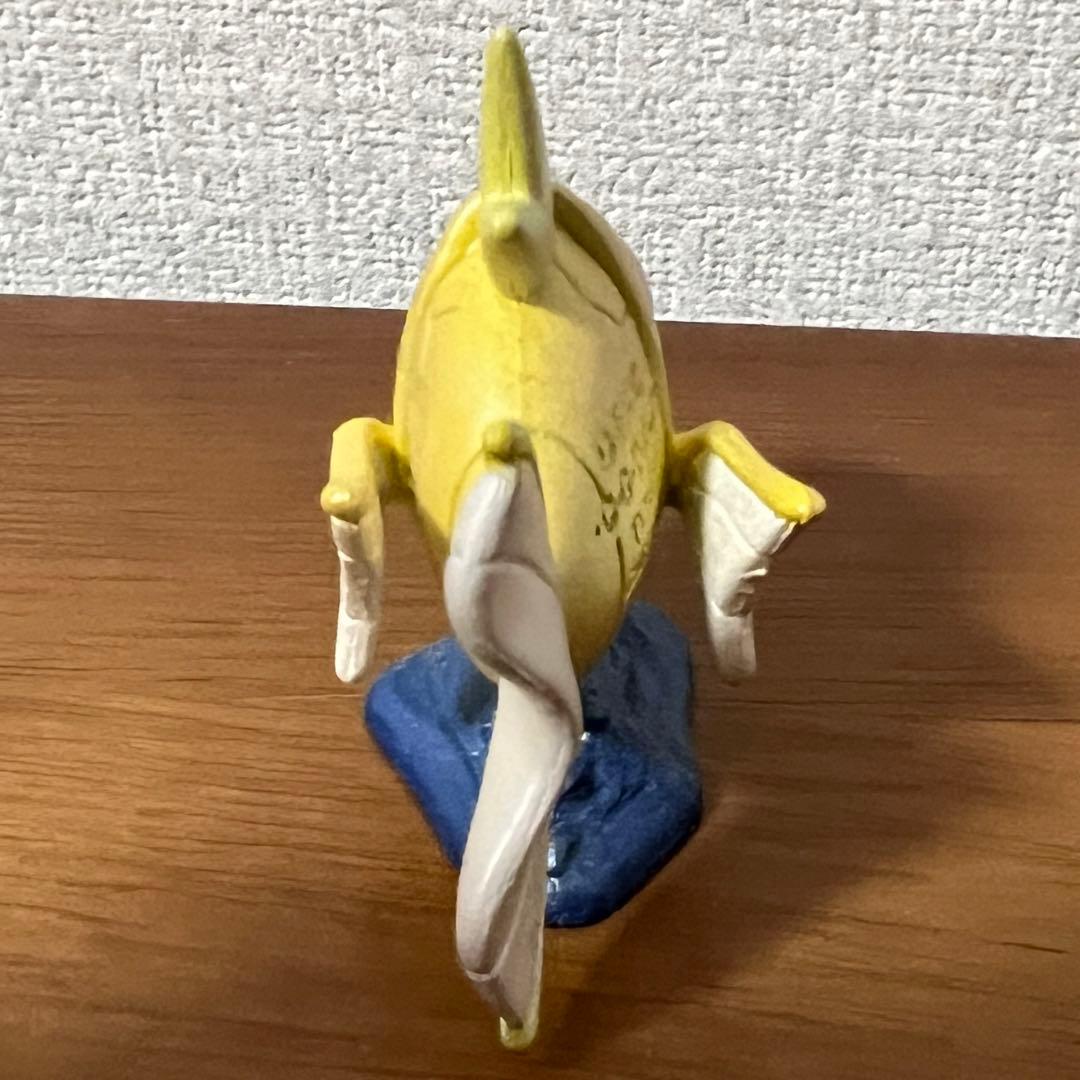 【超希少】金のコイキング　フィギュア　ポケモンだいすきクラブ