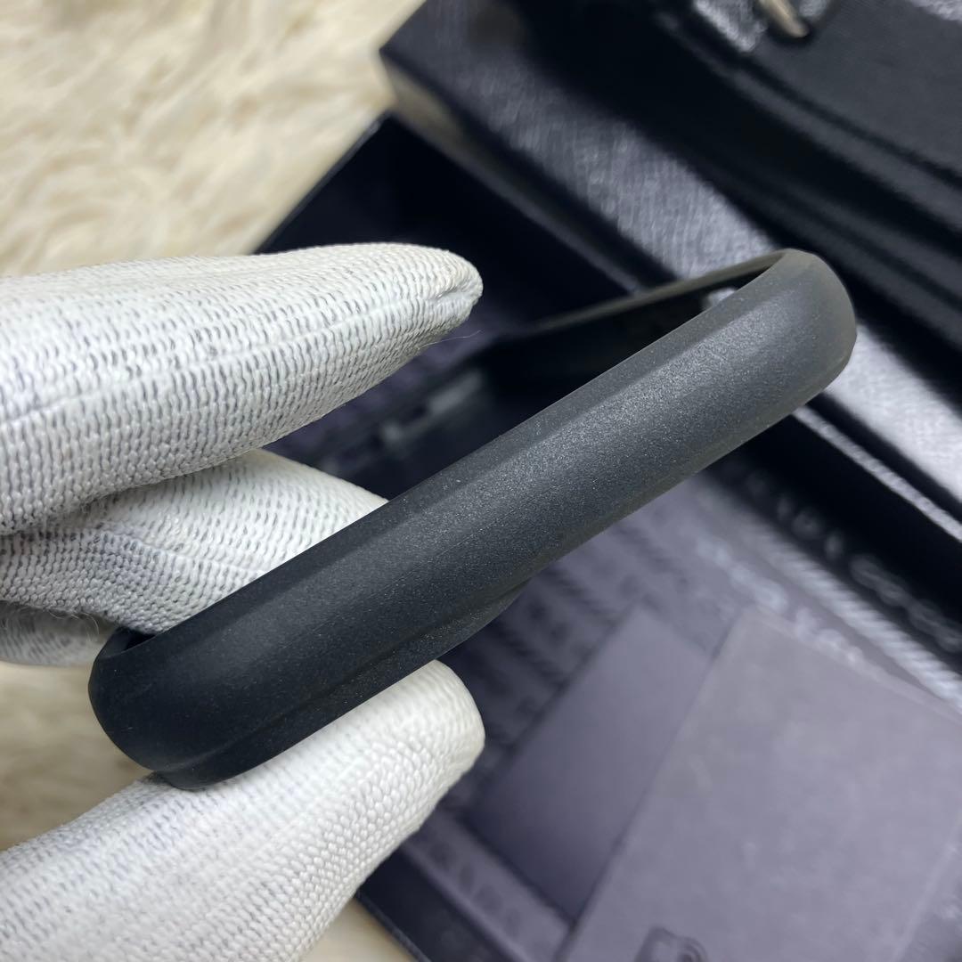 【極美品】プラダ スマホショルダー iPhone14pro三角ロゴ 現行