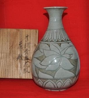 李朝・青磁花紋花器