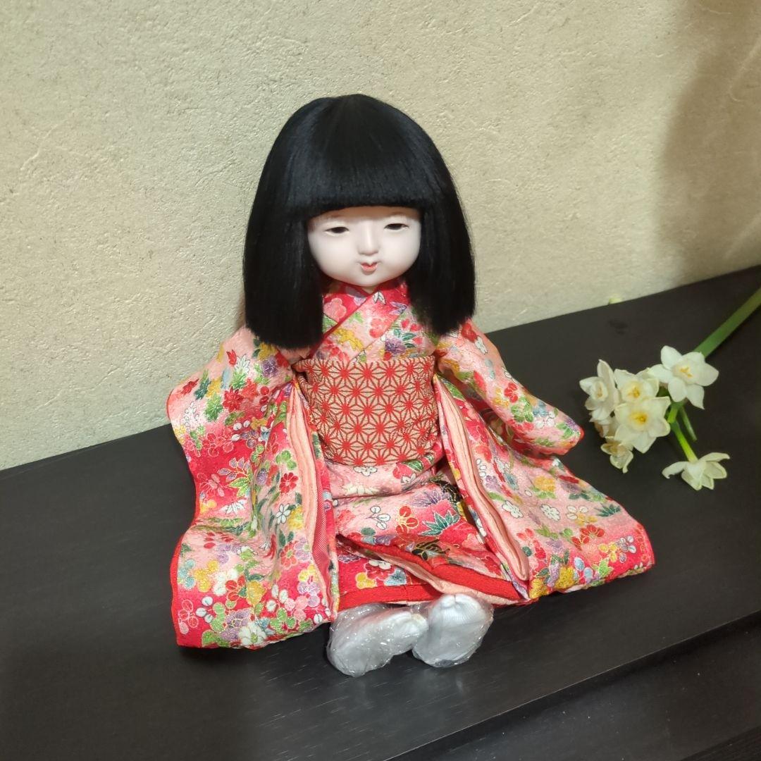 味岡映水作　5号　市松人　赤とピンクの着物