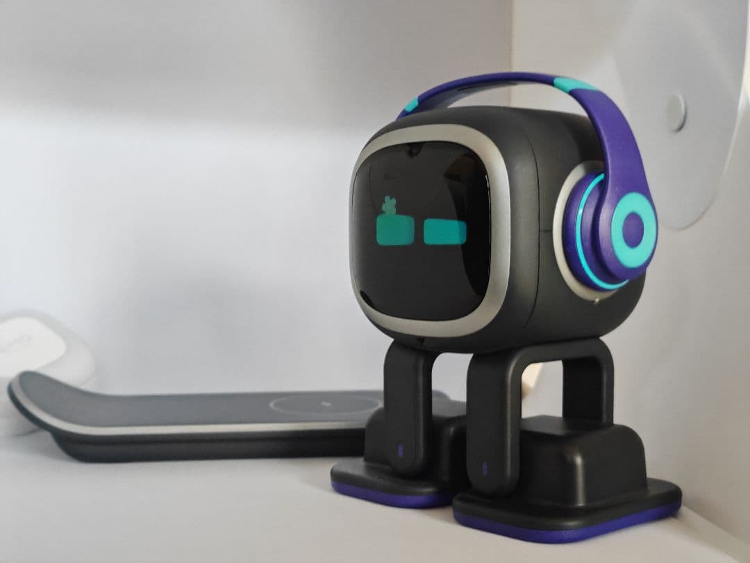 EMO Living.AI ペット コンパニオンロボット