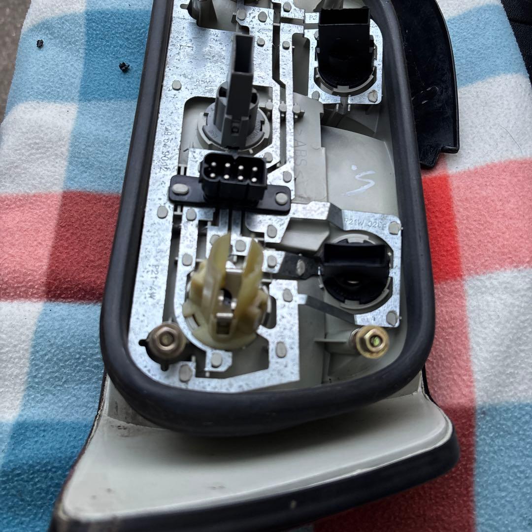 BMW E36 Coupe用純正テールランプ　左右セット