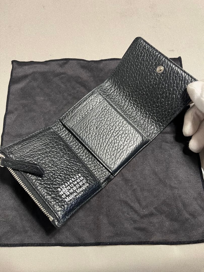 【極美品 正規品】メゾンマルジェラ 4ステッチ 三つ折り ウォレット レザー 黒
