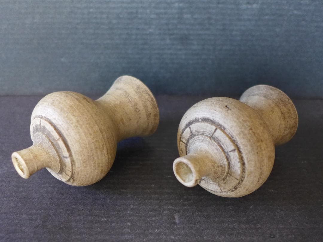 蔵出し　時代物　古瀬戸　大変古い花瓶　花器一対　小壺　白釉薬　古美術　骨董