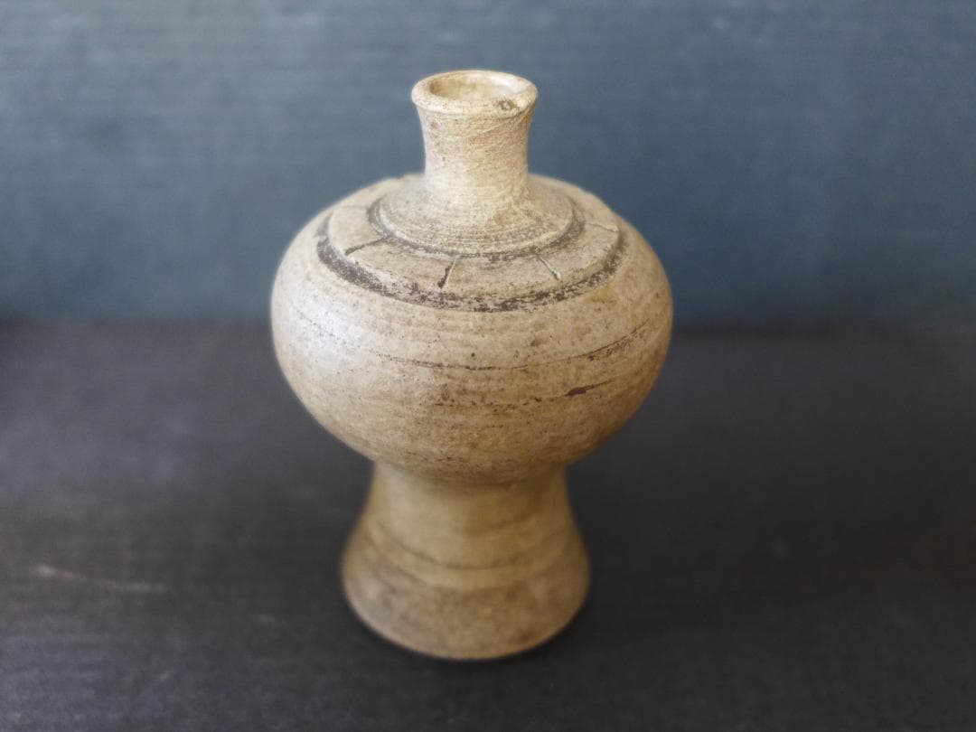 蔵出し　時代物　古瀬戸　大変古い花瓶　花器一対　小壺　白釉薬　古美術　骨董