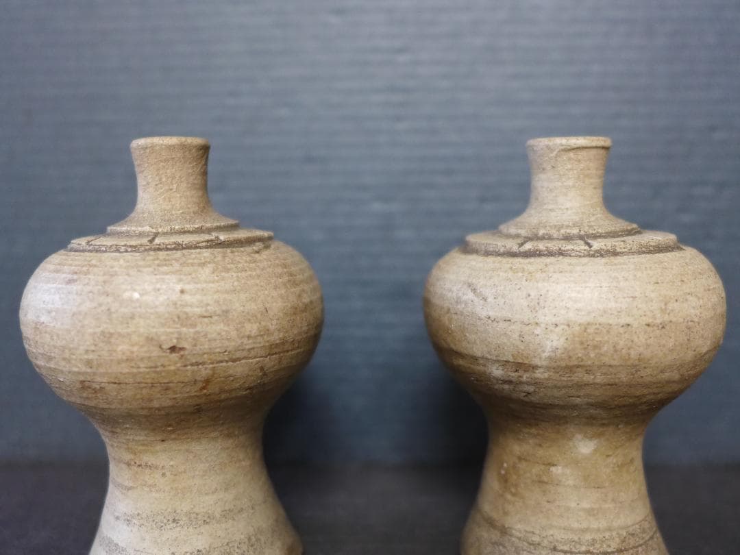 蔵出し　時代物　古瀬戸　大変古い花瓶　花器一対　小壺　白釉薬　古美術　骨董