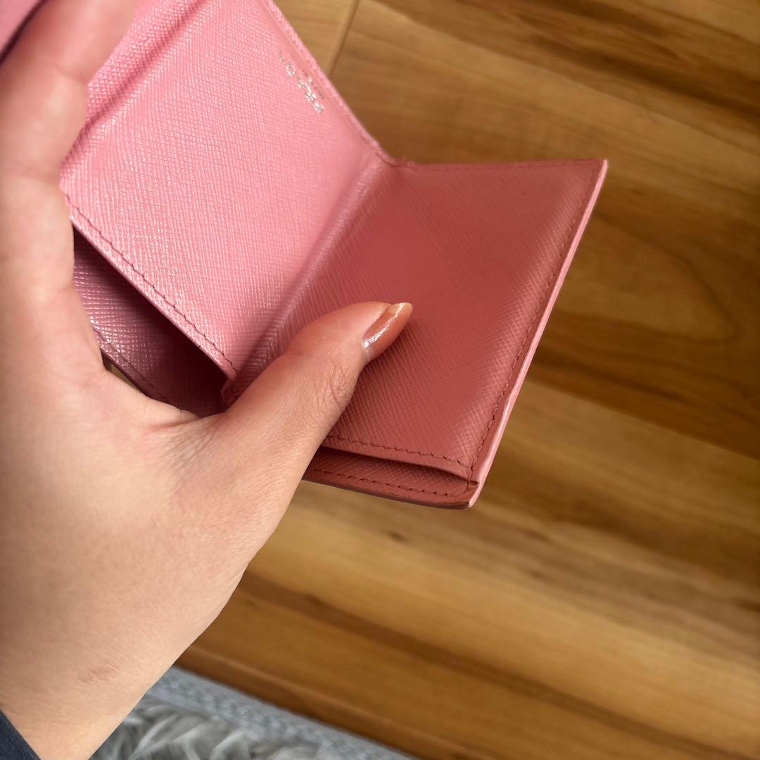 ニ*キ様 PRADA 花柄三つ折り財布 箱付き