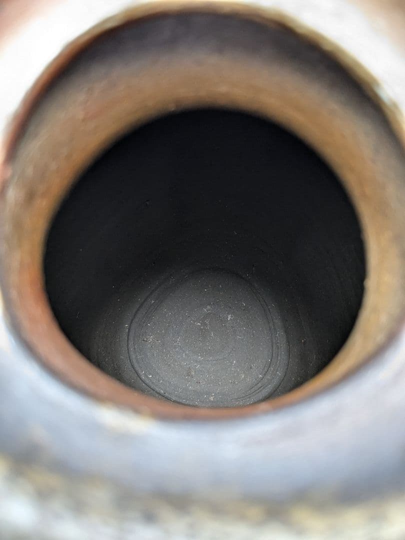 岡山県重要無形文化財 松井與之 備前焼 矢筈口擂座三角花入 共箱共布栞 花瓶