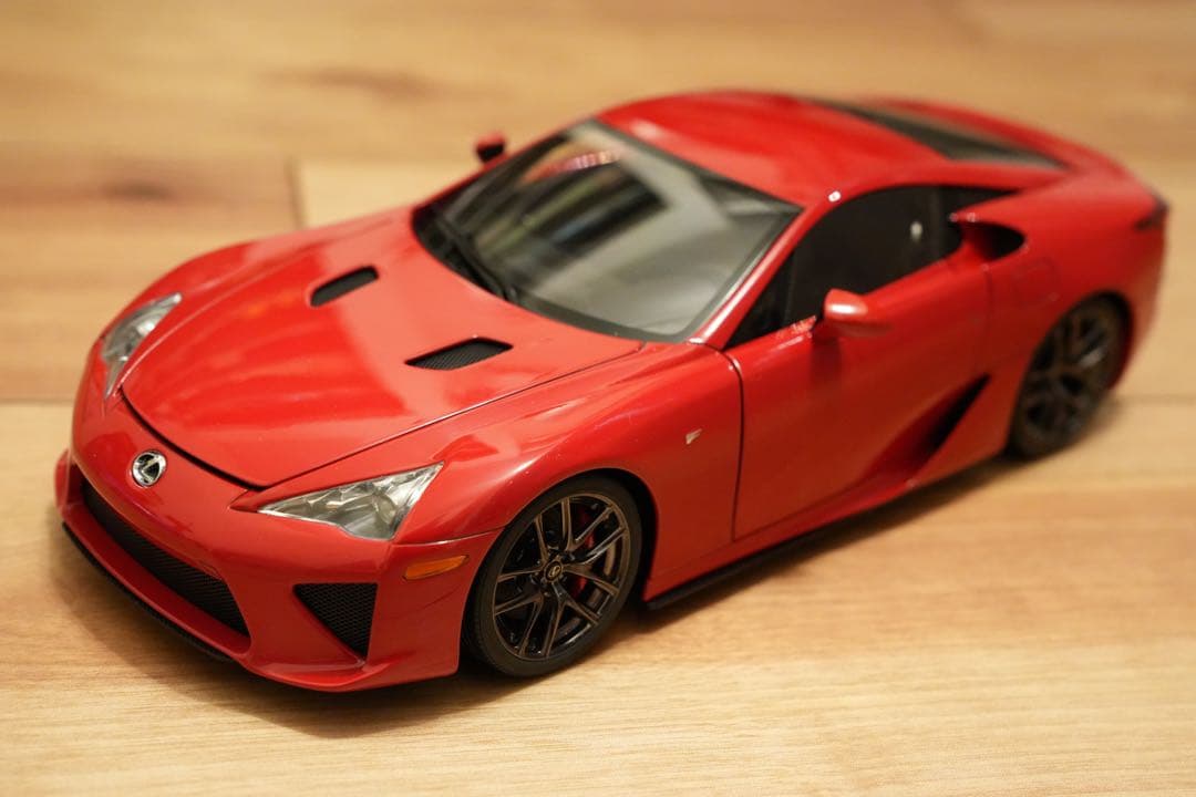 オートアート 1/18 レクサスLFA（レッド） 最終値下げ