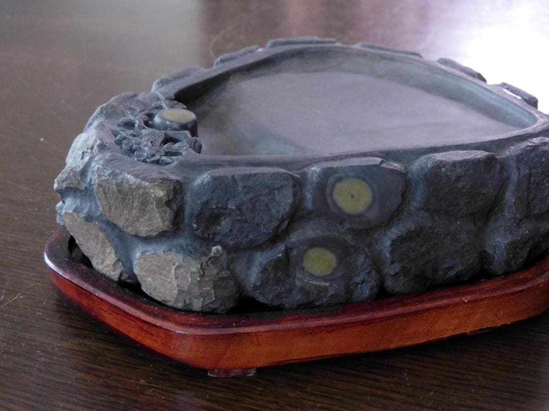 端渓硯　端渓　端州名硯　端州石硯　眼　石眼　梅