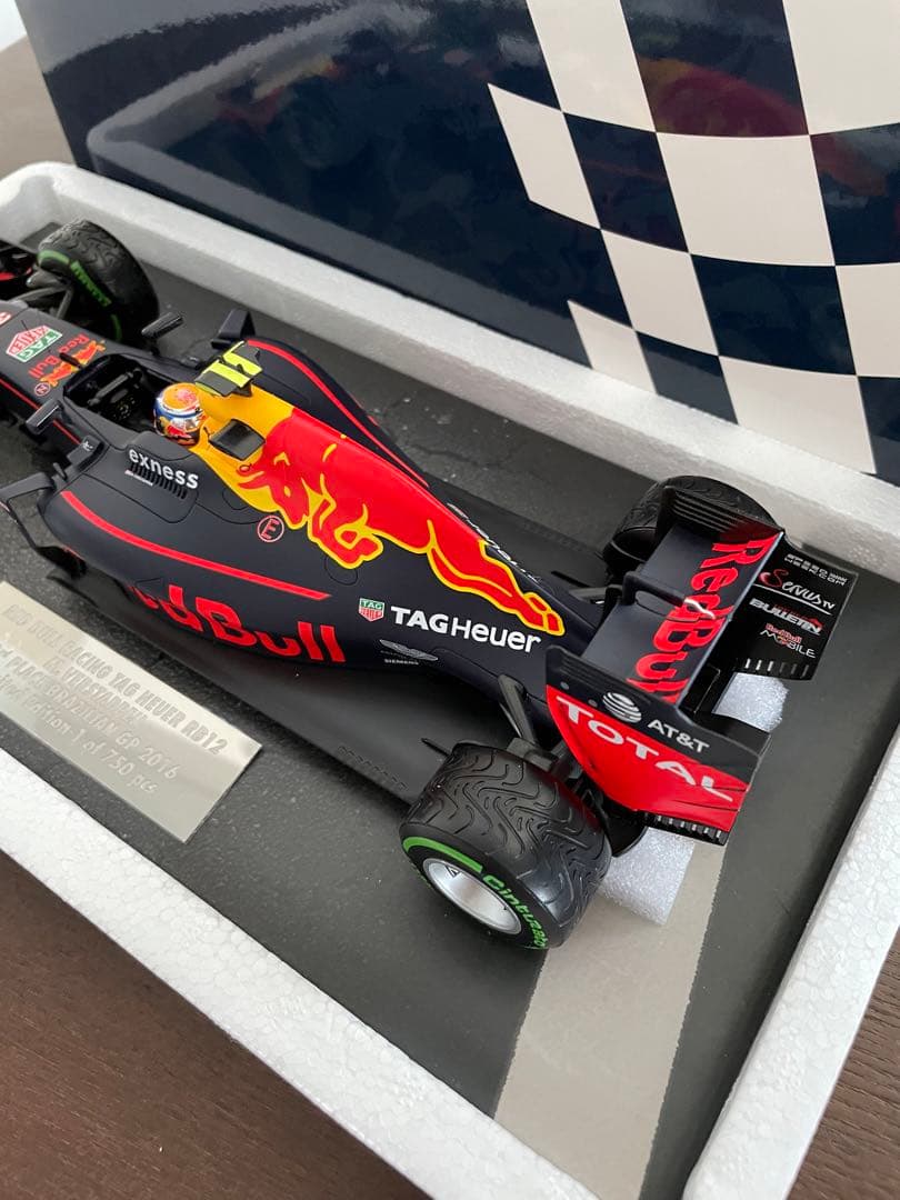 ミニチャンプス 1/18レッドブルRB12 フェルスタッペン　ブラジルGP 3位