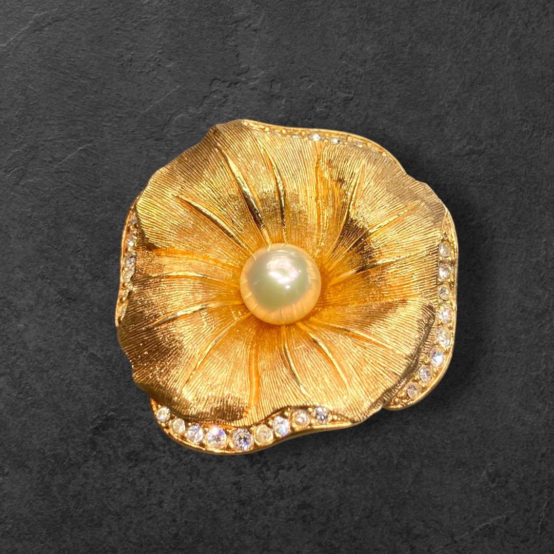 vintage Dior 花モチーフ フェイクパール ブローチ 221