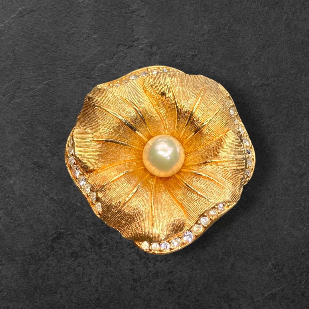 vintage Dior 花モチーフ フェイクパール ブローチ 221