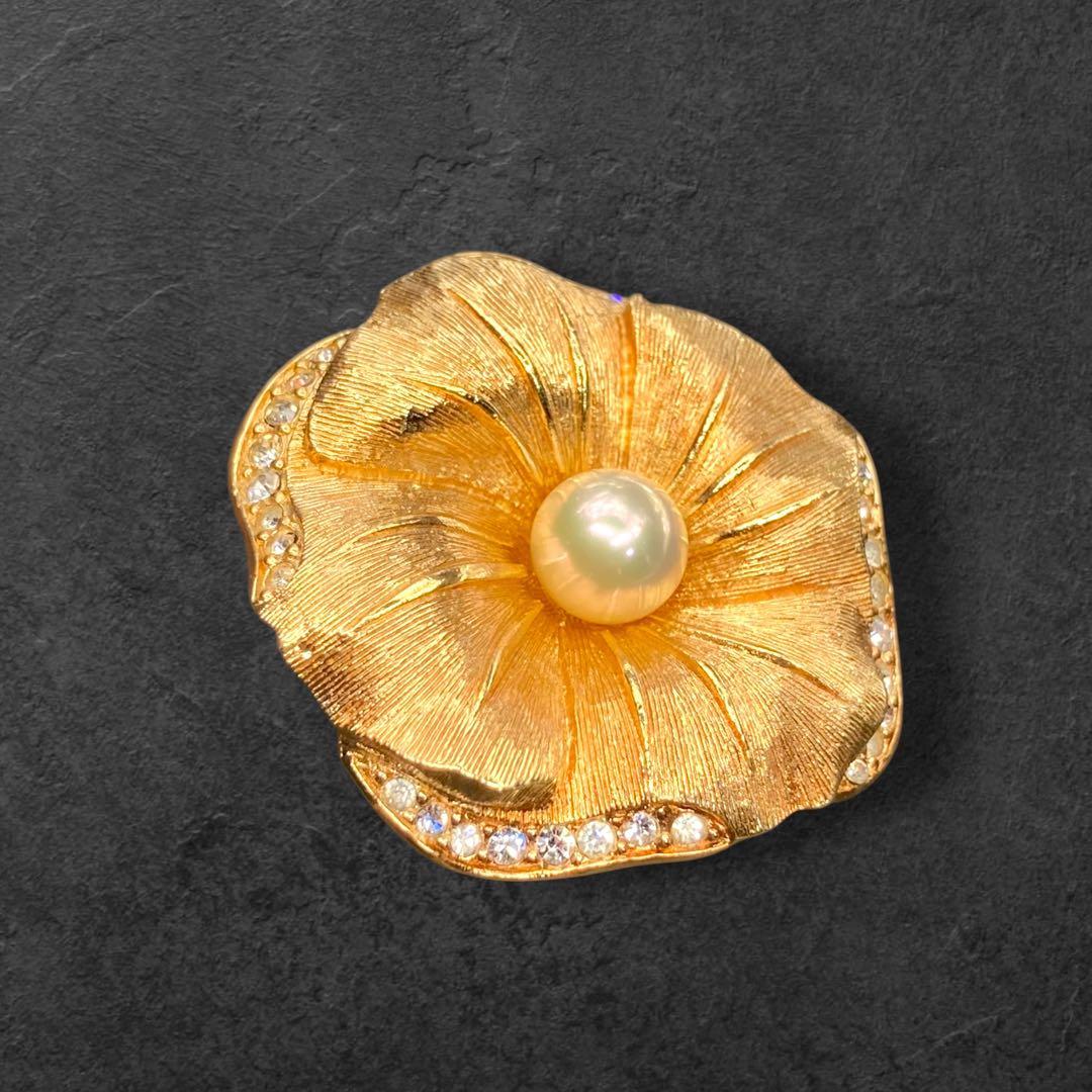 vintage Dior 花モチーフ フェイクパール ブローチ 221