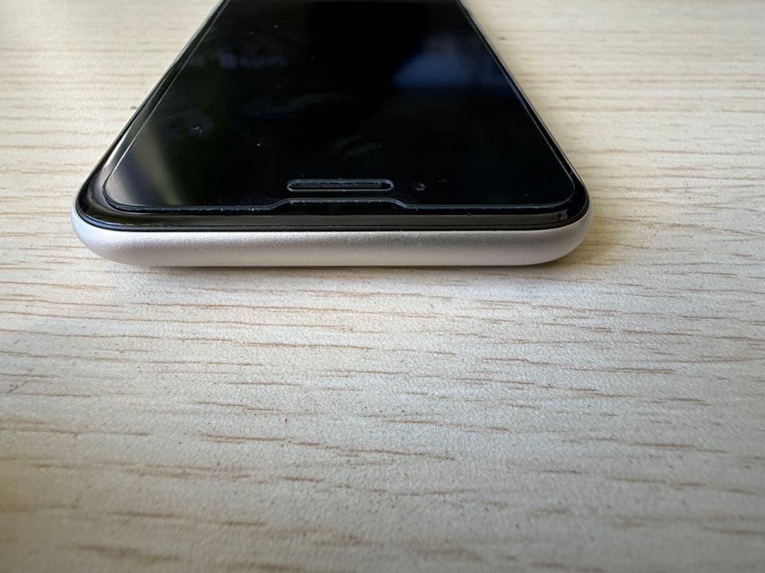 極美品 iPhoneSE3 128GB スターライト