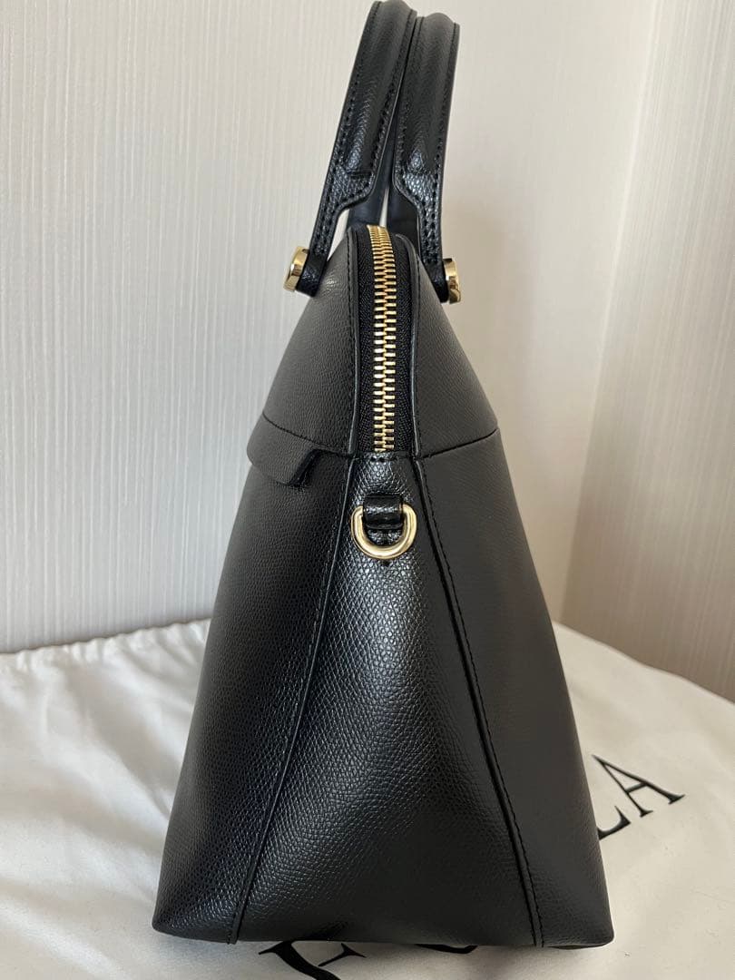 美品　FURLA フルラ パイパー/M/黒/ブラック/ショルダー付