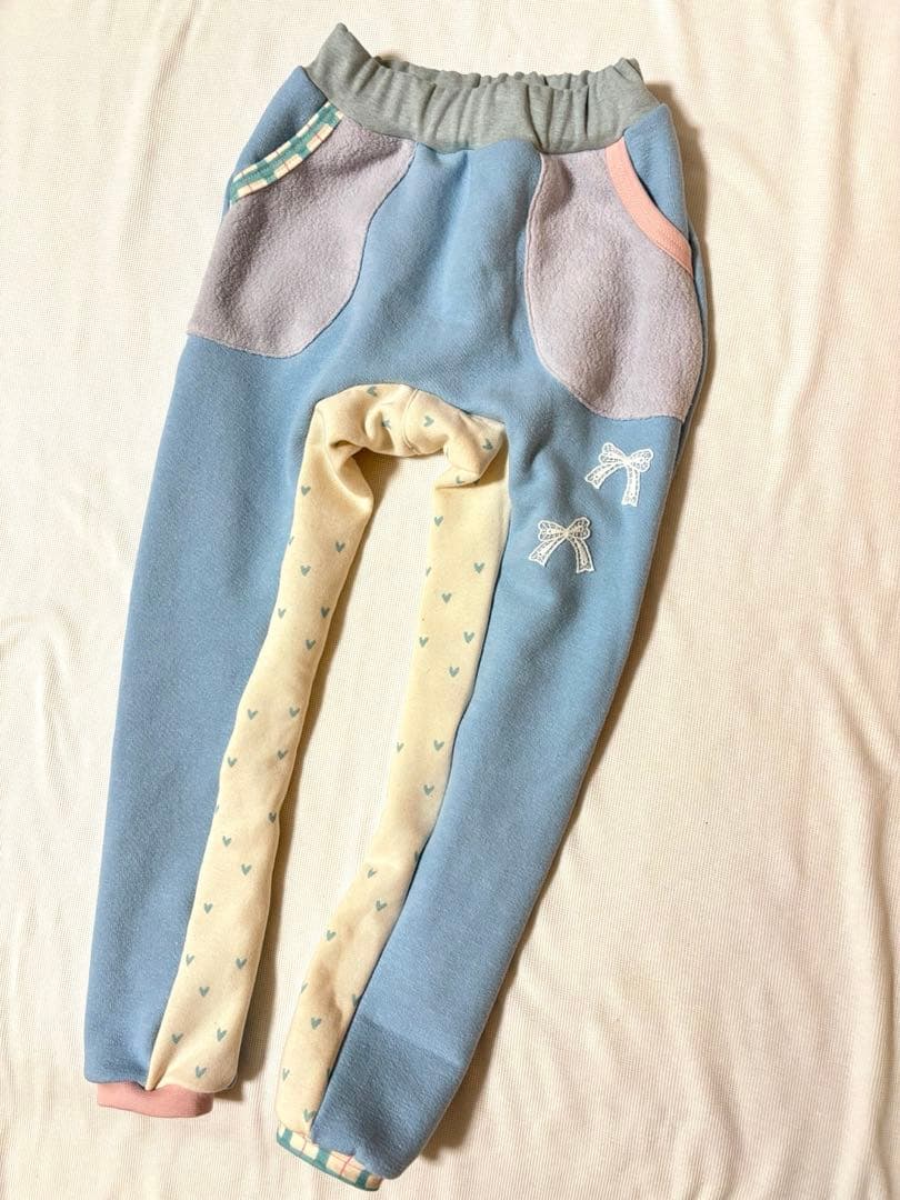 クリームパンページになります。