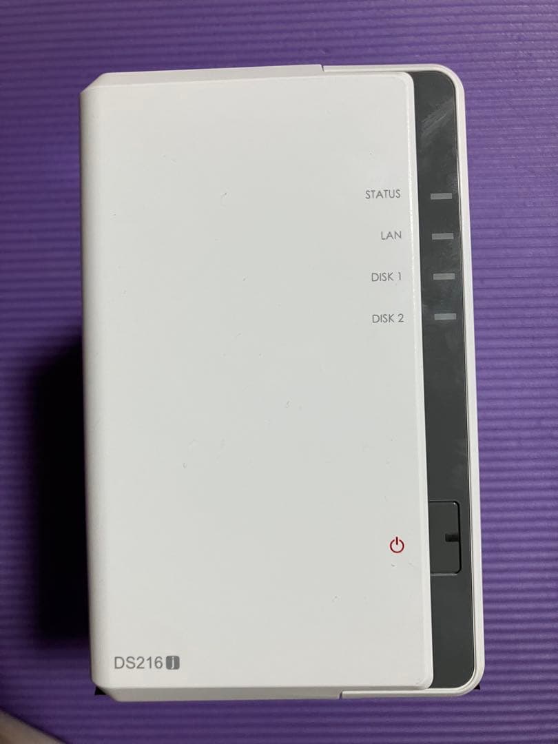 Synology DS216j NAS 本体と電源ケーブル