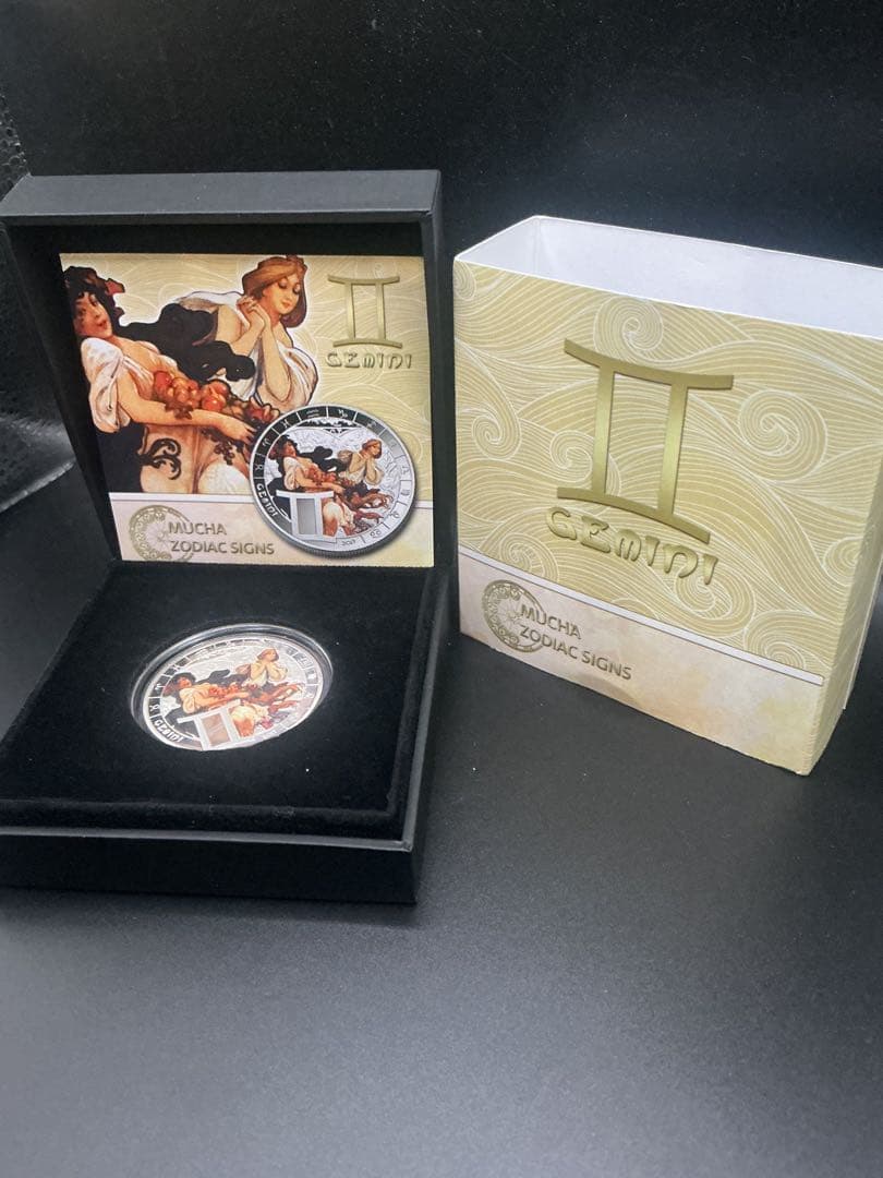 ミュシャ × 黄道十二宮 ― 双子宮（ふたご座）　銀メッキ付き白銅貨