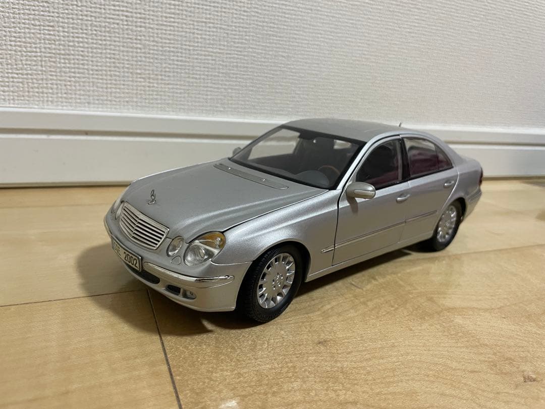 1/18 E-Class 京商 メルセデスベンツ Eクラス ミニカー