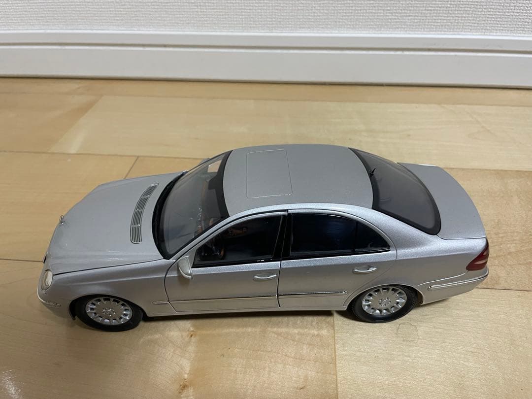 1/18 E-Class 京商 メルセデスベンツ Eクラス ミニカー