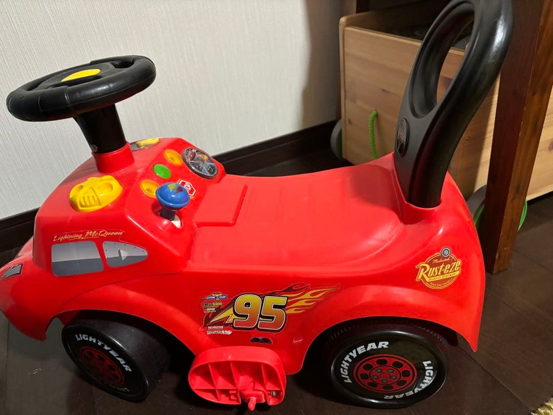 電動カーズ　乗れるライトニング　マックイーン　Cars