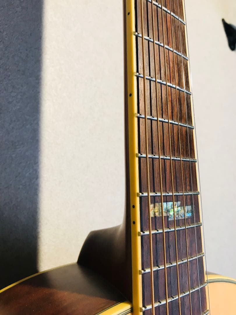 値下げしていきます‼︎細身弾きやすくお洒落なルックス！女性や お子様にも！アコギ