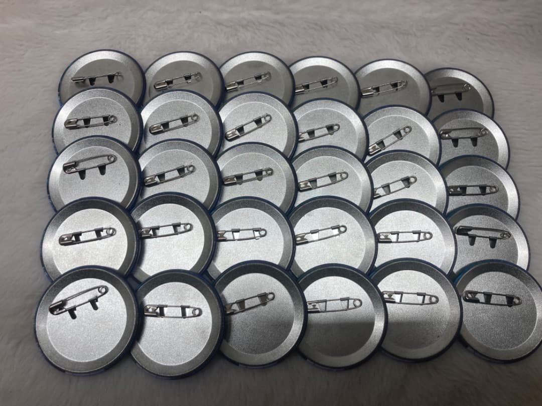 プロセカ 草薙寧々 缶バッジ 初期星3特訓前