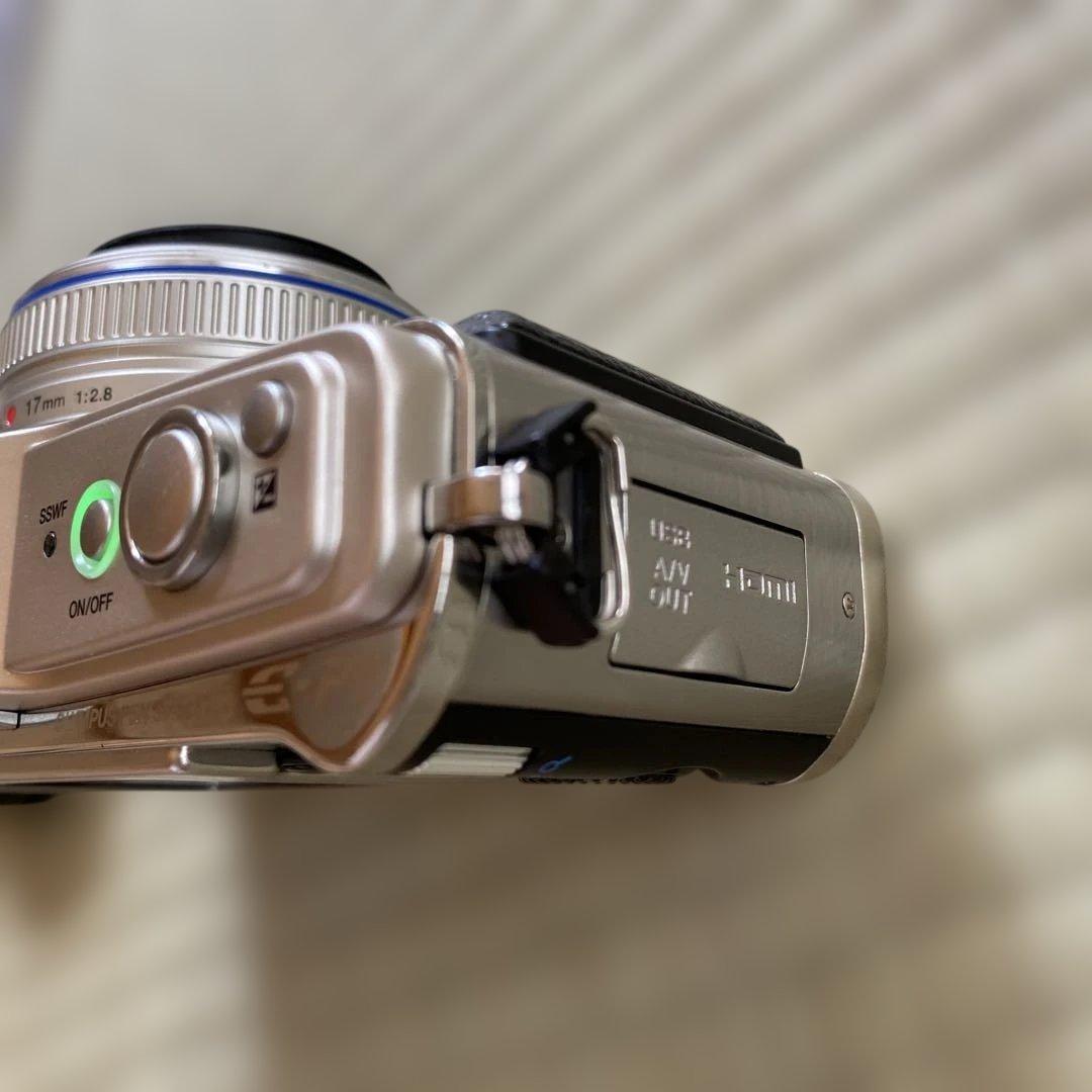 【大人気】 OLYMPUS オリンパス PEN E-P1 ミラーレス一眼カメラ