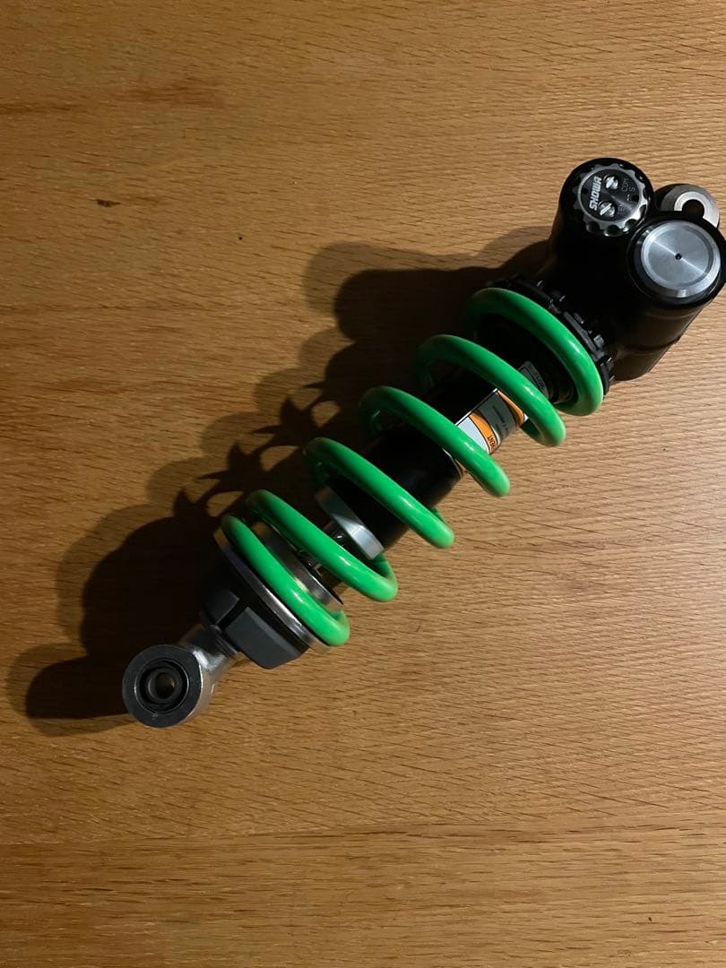 カワサキ　zx4rr 2025年式　リアサスペンション