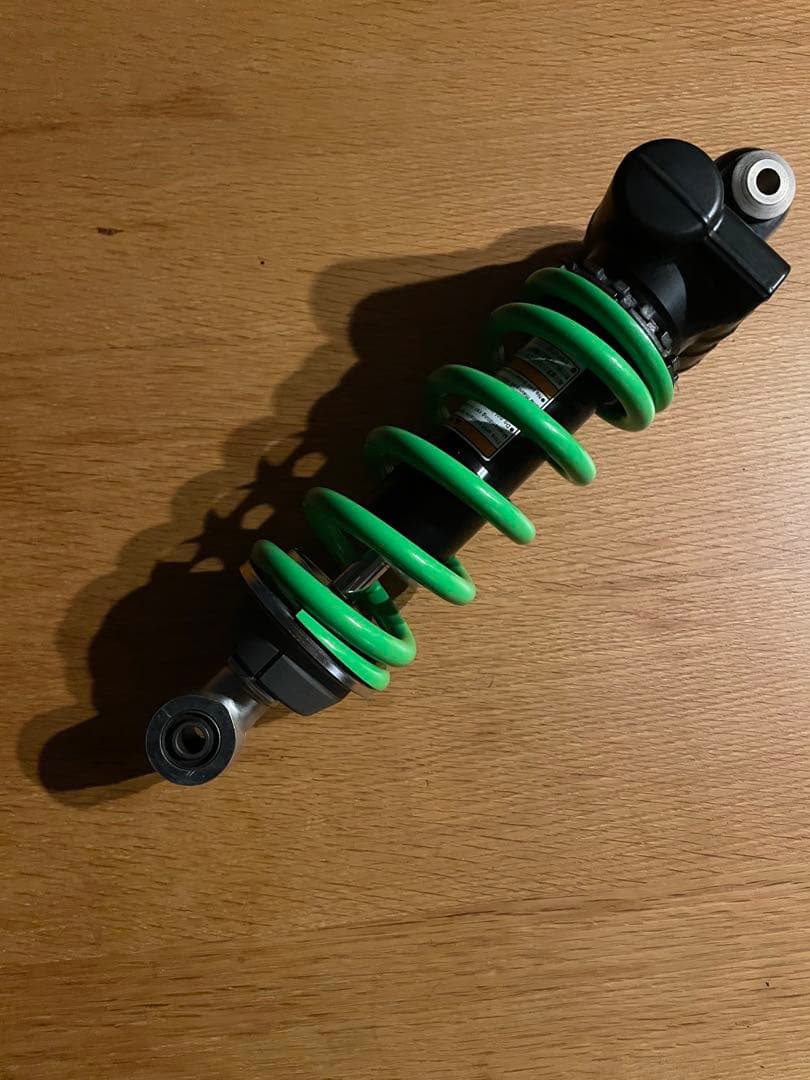 カワサキ　zx4rr 2025年式　リアサスペンション