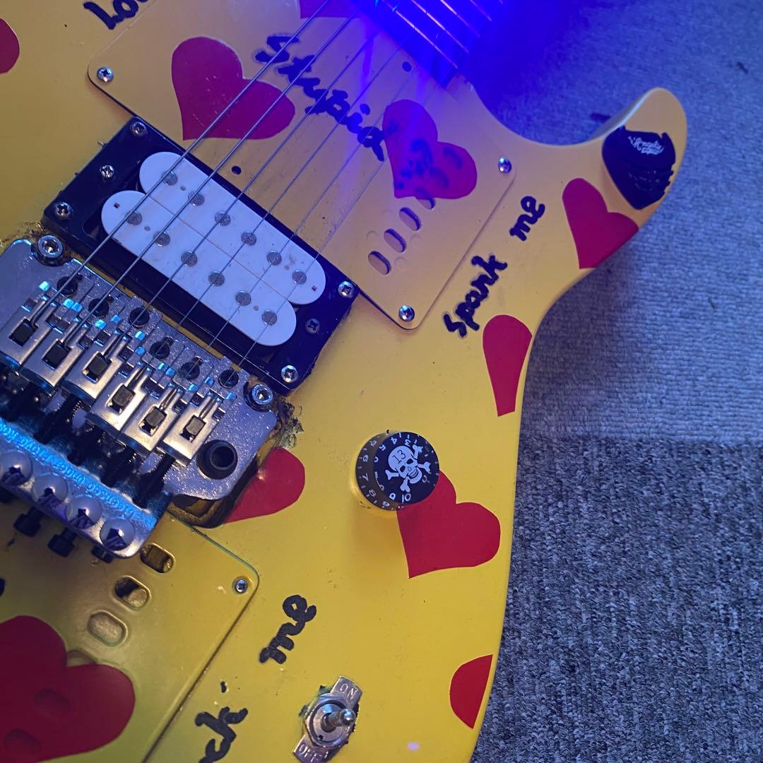 FERNANDES ハムバッカーLEDネック搭載 ブラックハート！フロイドローズ