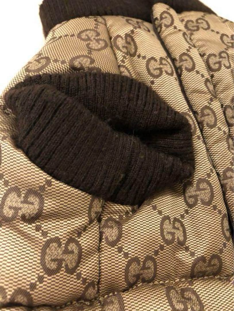 GUCCI 犬服　ダウン中綿