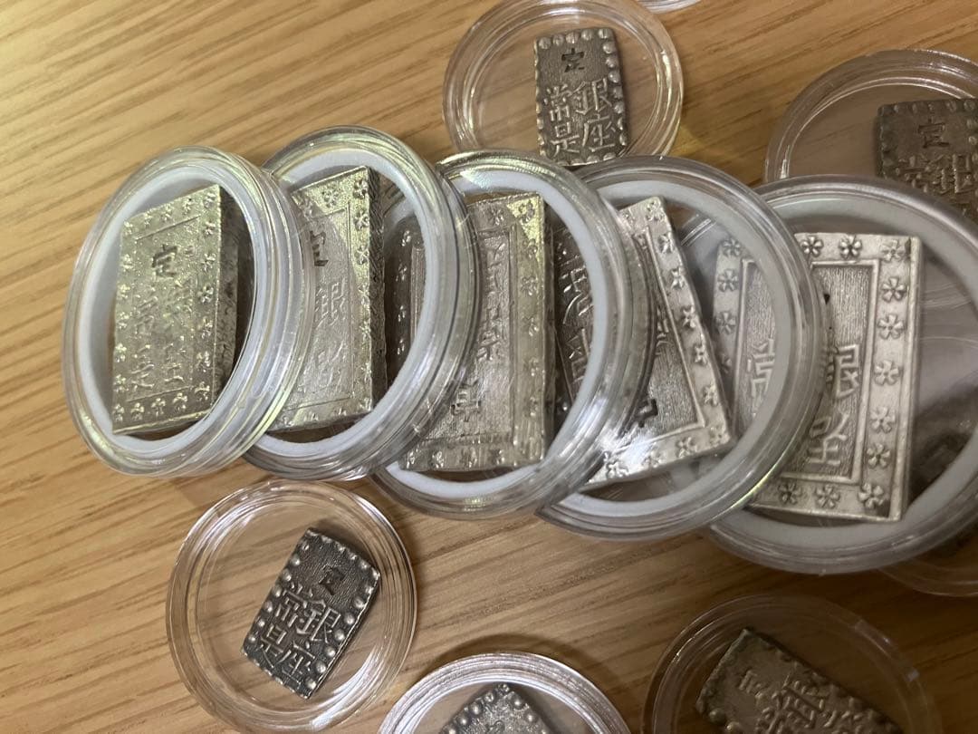 一分銀　一朱銀