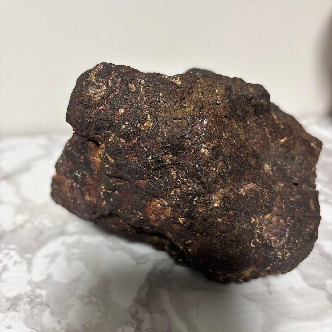 赤鉄鉱（ヘマタイト） 重さ2.2㎏　幅14㎝　鑑賞石 自然石 天然石 鉱物 置物