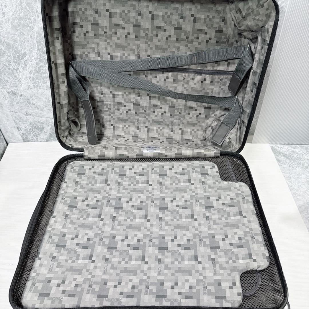 RIMOWA　SALSA　810.56.32.4　47リットル　4輪　2〜3泊向