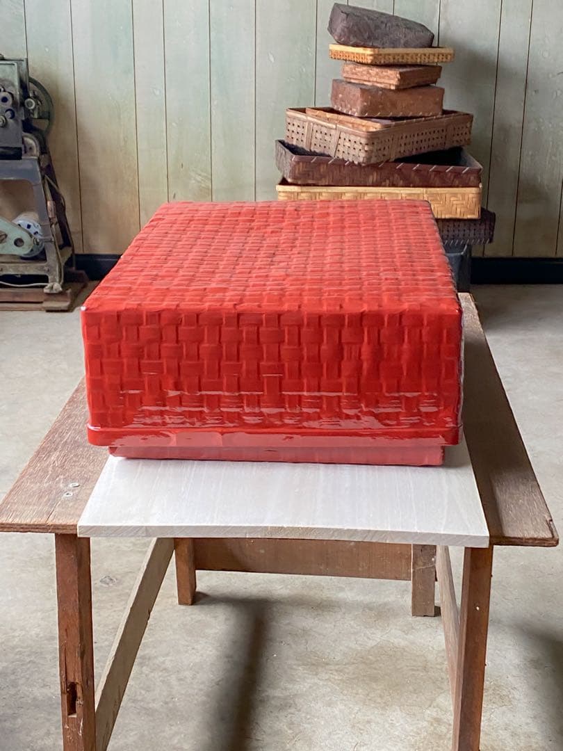 【竹細工】つづら一閑張り　衣装入れ（小）　朱色