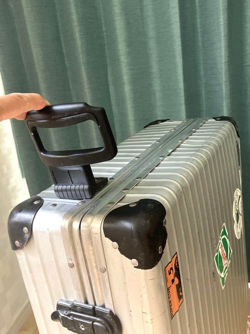 M*8様 RIMOWA アルミニウム製キャリーケース 2輪 約50リッター ビン