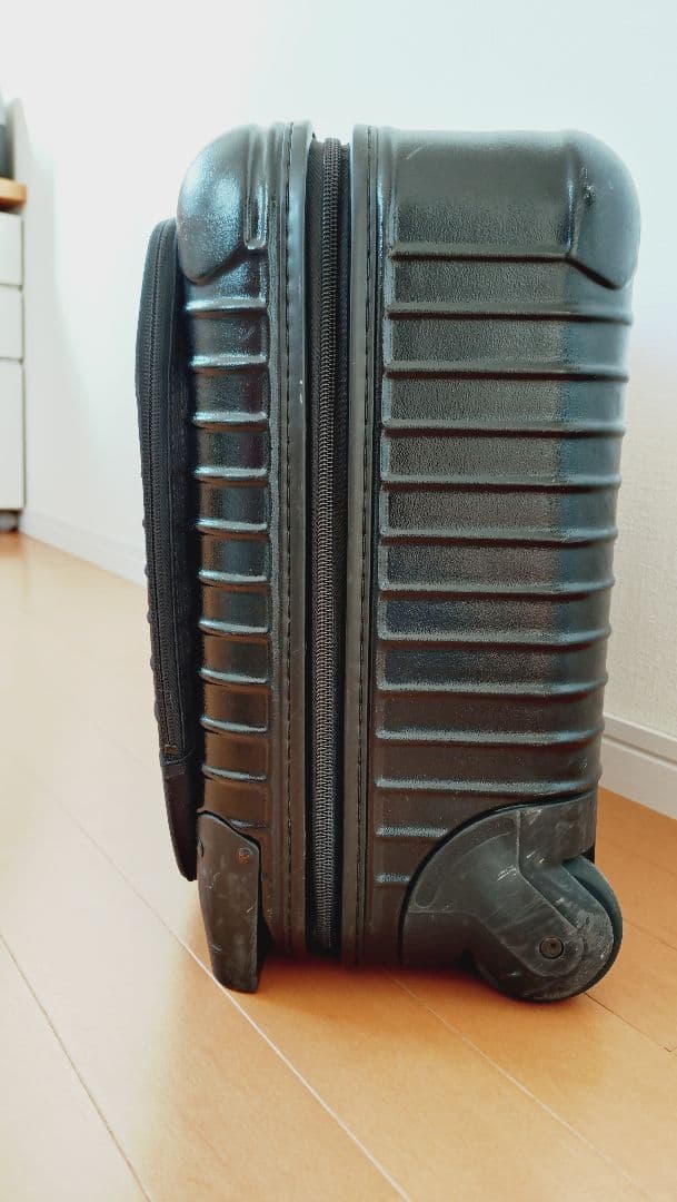 リモワ BOLERO キャリーケース 伸縮ハンドル新品交換