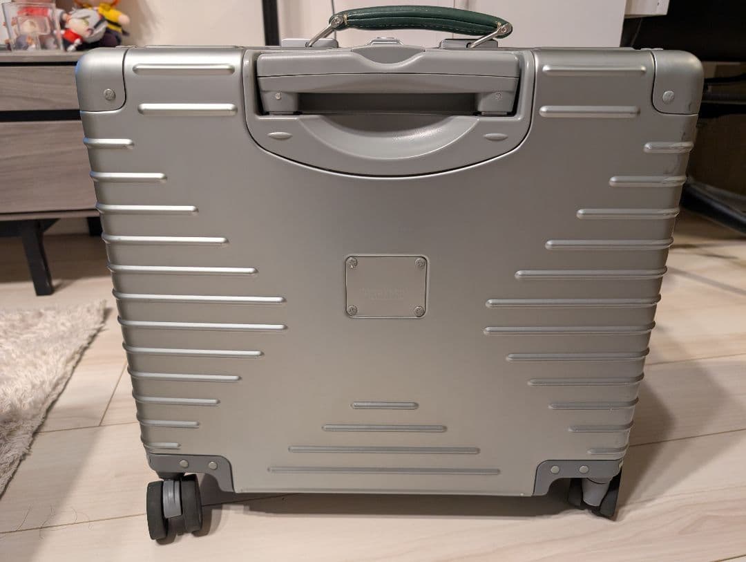 イノベーター　アルミキャリーケース　42L INV1611 Cool Gray