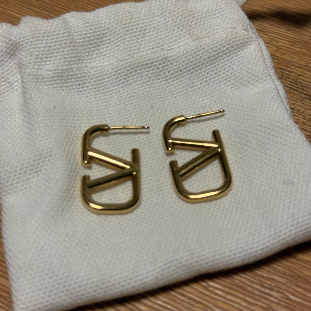 valentino パールピアス ゴールド