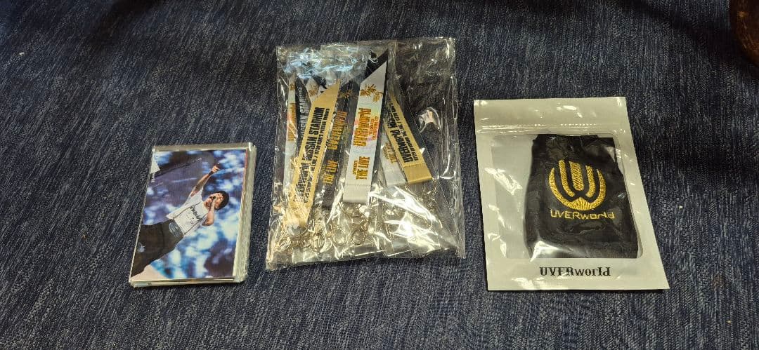 UVERworld グローブ 新品未使用+オンラインくじキーホルダー、写真