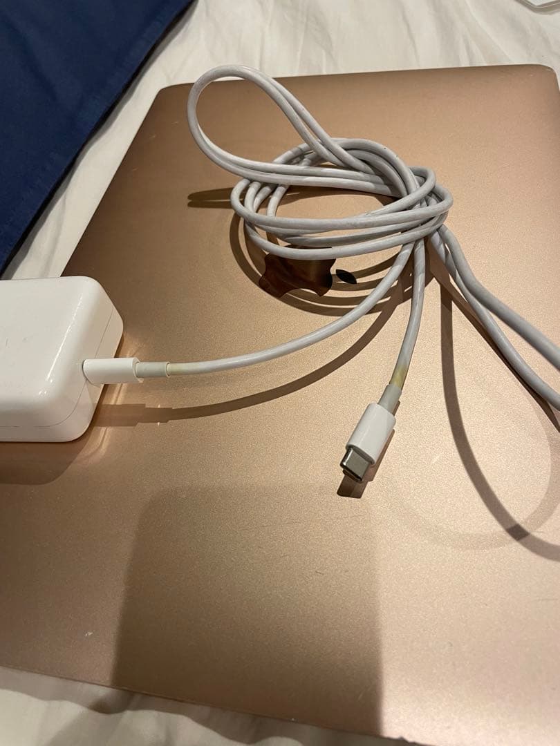 MacBook Air 本体　ピンク　充電器付き